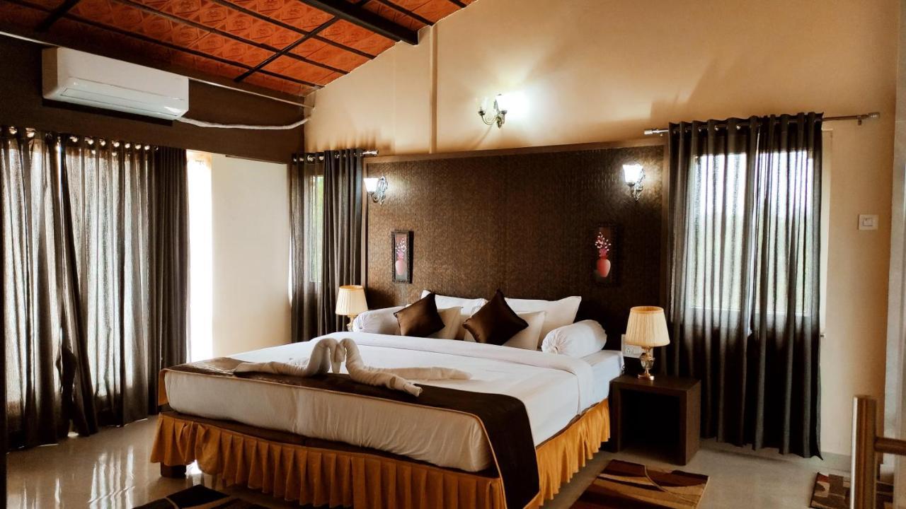 Badami Heritage Resort Екстериор снимка